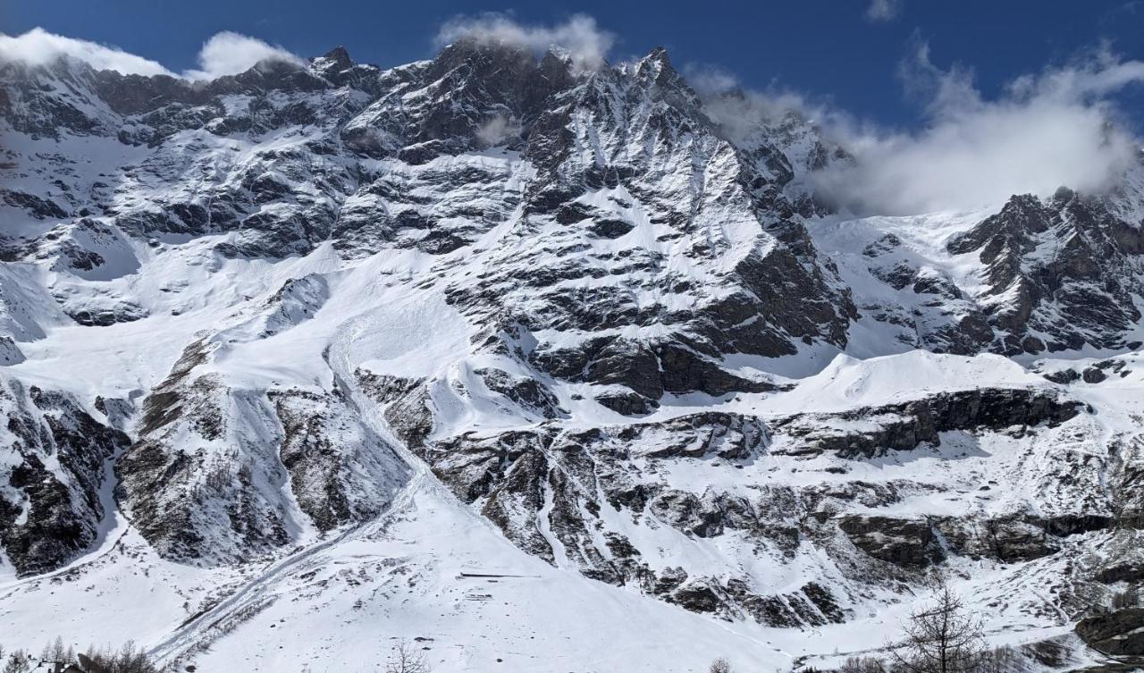 Cervinia Apartment 2121 - Ski & Mountain Panorama เบรยล์-แชร์วิเนีย ภายนอก รูปภาพ